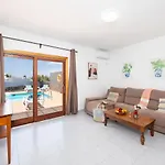 فيلة La Isla *